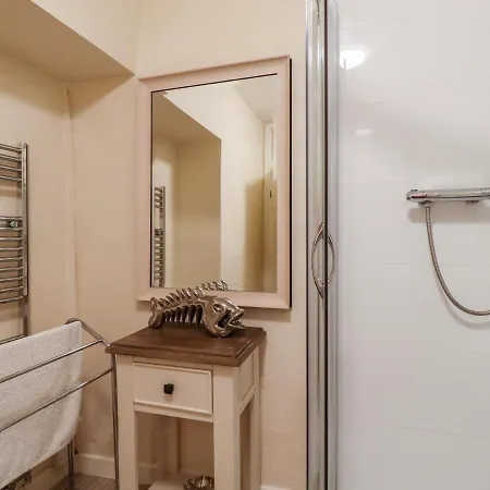 7 Scarah Bank Holiday home *